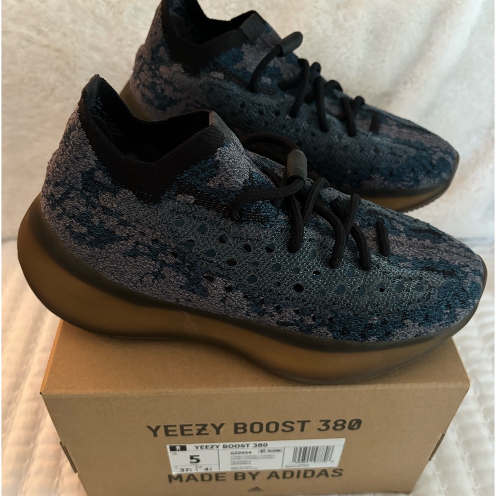 YEEZY BOOST 380